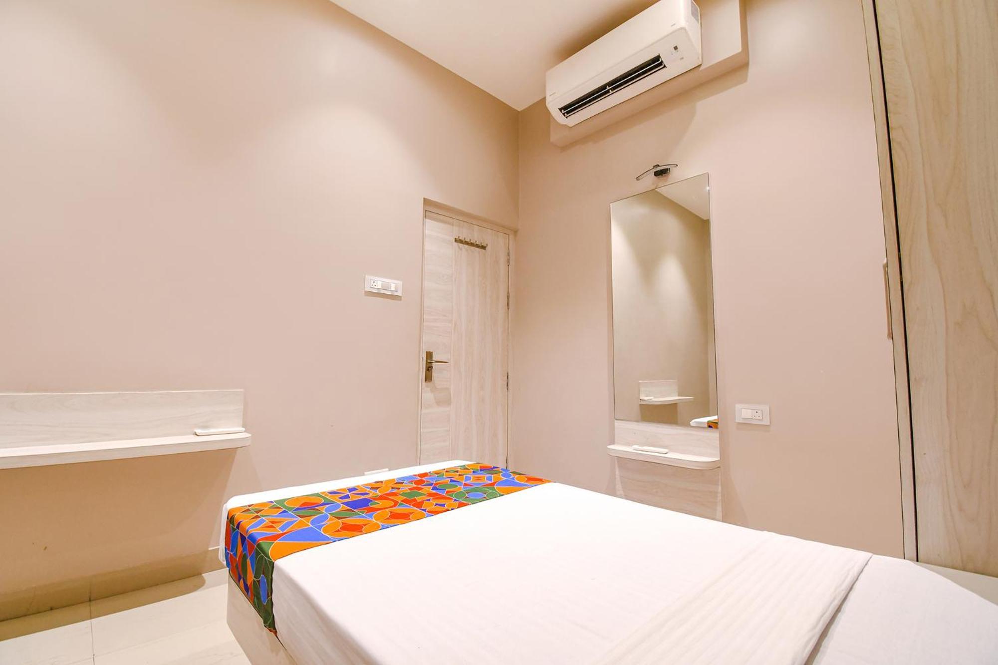 Fabhotel Kitchen Q Inn - Belaghata Kolkata Exterior photo